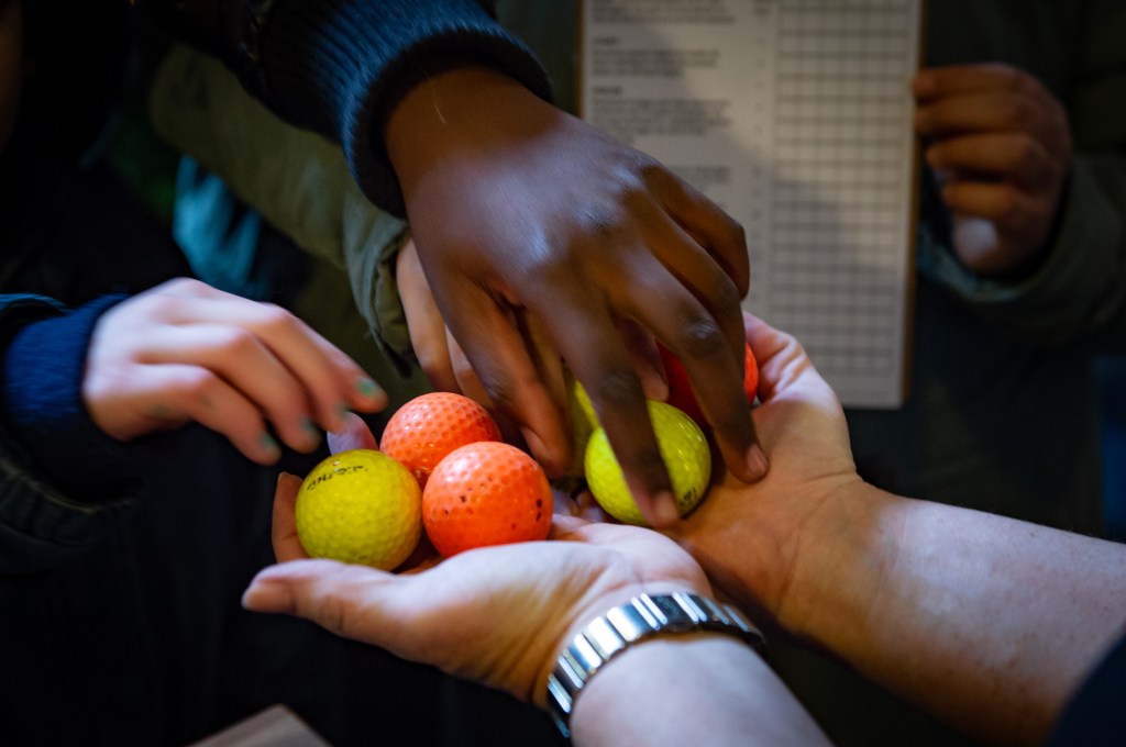 Bedrijfsuitje Roermond - Adventure Golf en uiteten bij Het Pakhuis Roermond